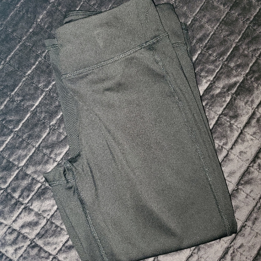 Capri athletic leggings